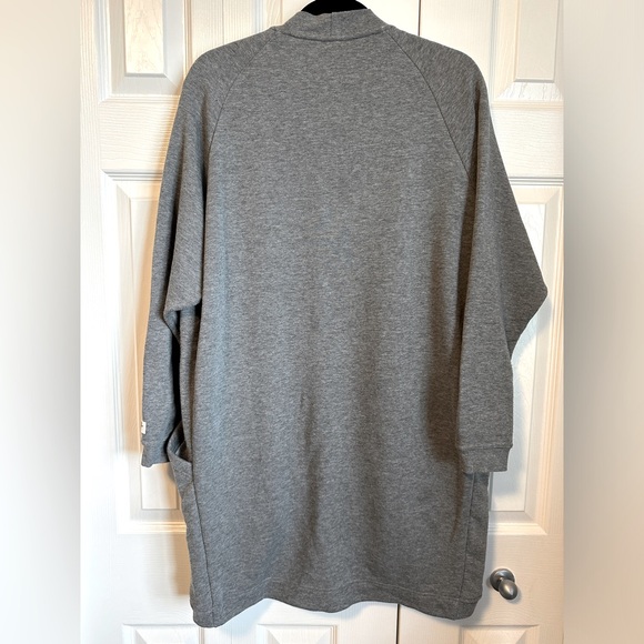 Nike cardigan, size medium - Picture 6 of 14